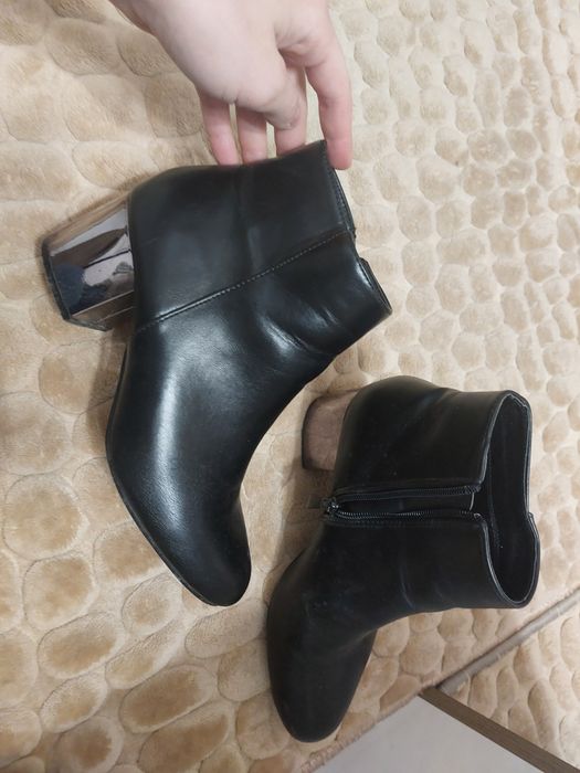 Дамски боти с ток