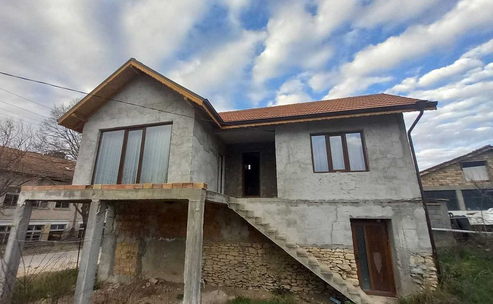 Продава се нова селска къща в Мортагоново!