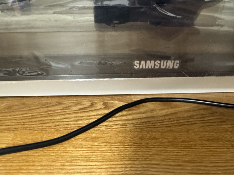 Телевизор SAMSUNG 70 диагональ овальный