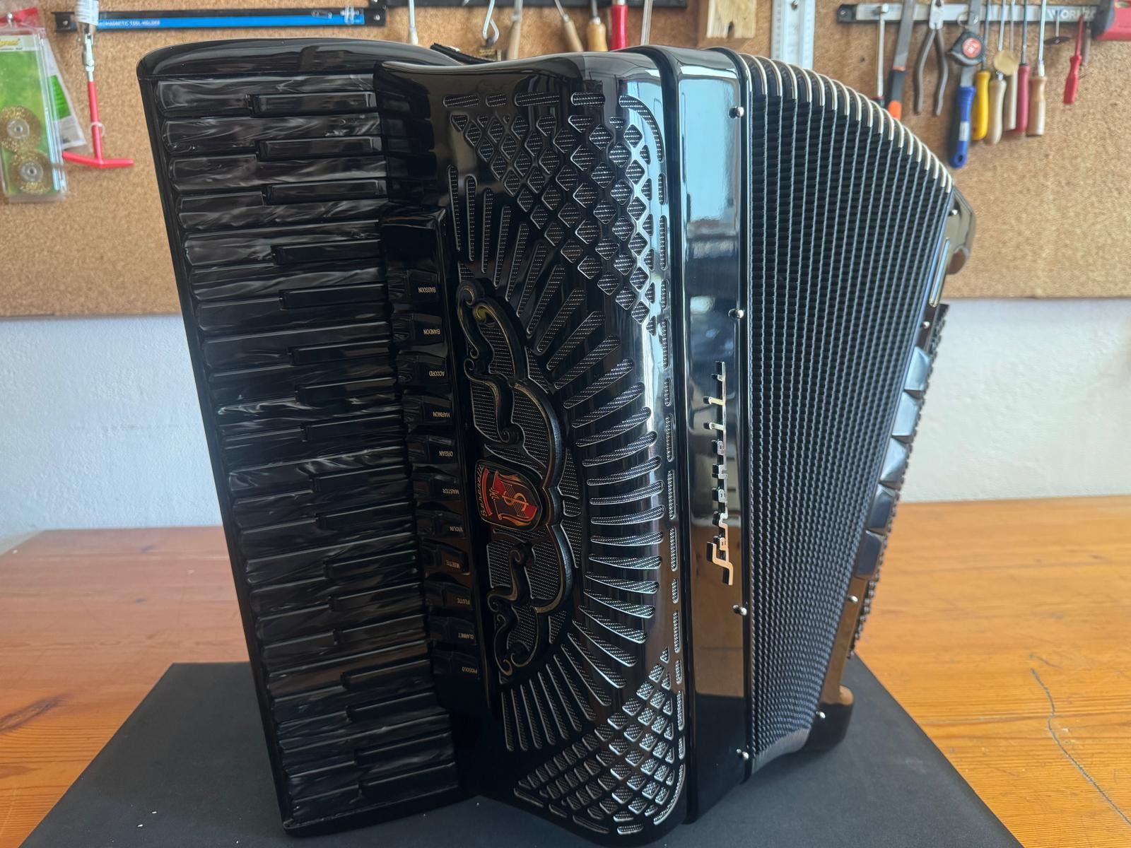 Acordeon digital carcasa SERENELLI Accordions MIDI Revolution