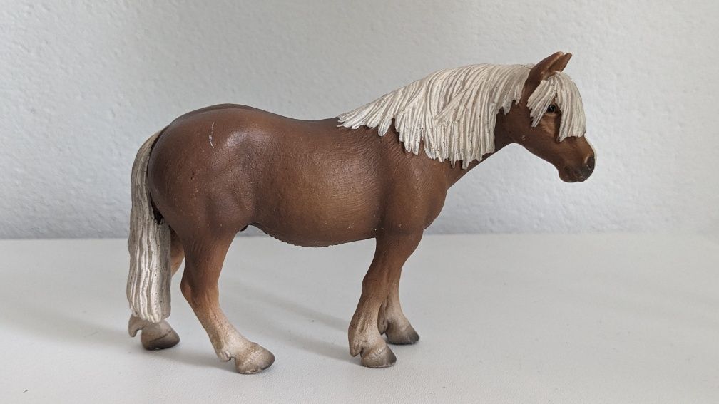 Vând figurine Schleich cai