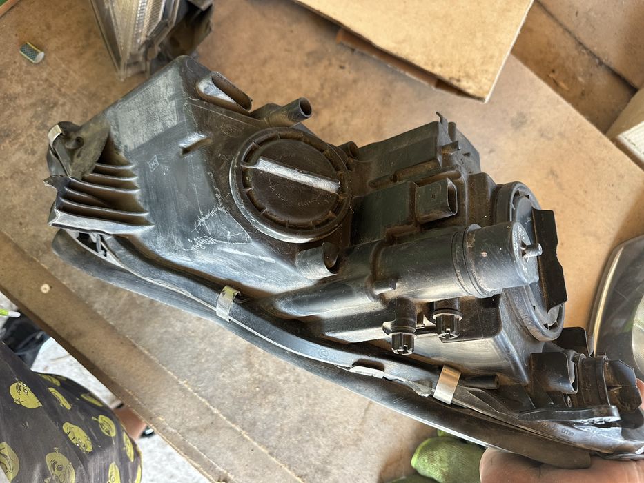 Mercedes Cls 04-10г ляв фар ОРИГИНАЛ