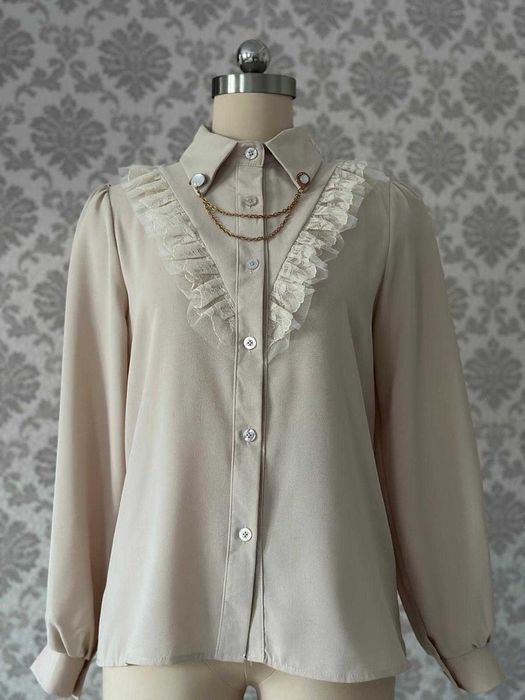 Женская блуза в бежевом цвете