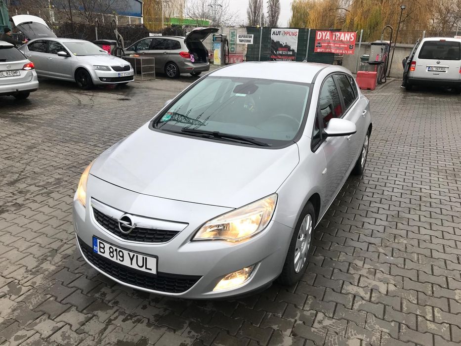 Proprietar  Opel Astra - 2011 - Automata - 1,4 benzina 140 cp - Euro 5