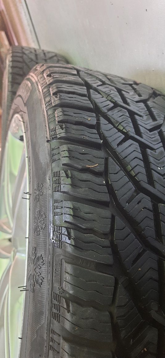 Jante aliaj r 17 anvelope în stare foarte bună