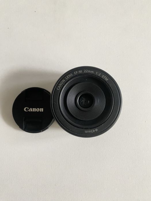 Обектив Canon EOS M 22mm f2