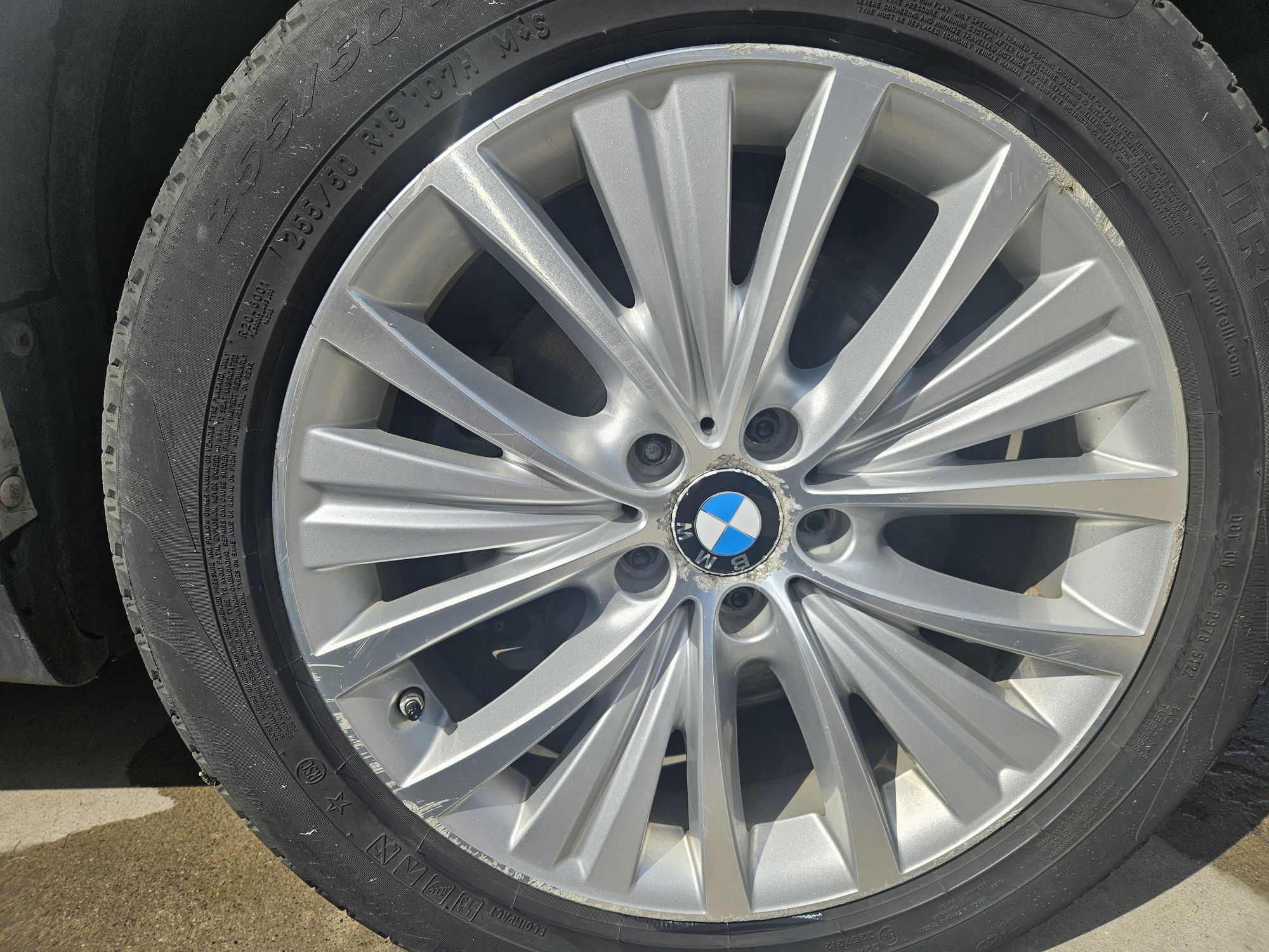 Оригинални джанти с гуми 255/55/19 и датчици за BMW X5 F15
