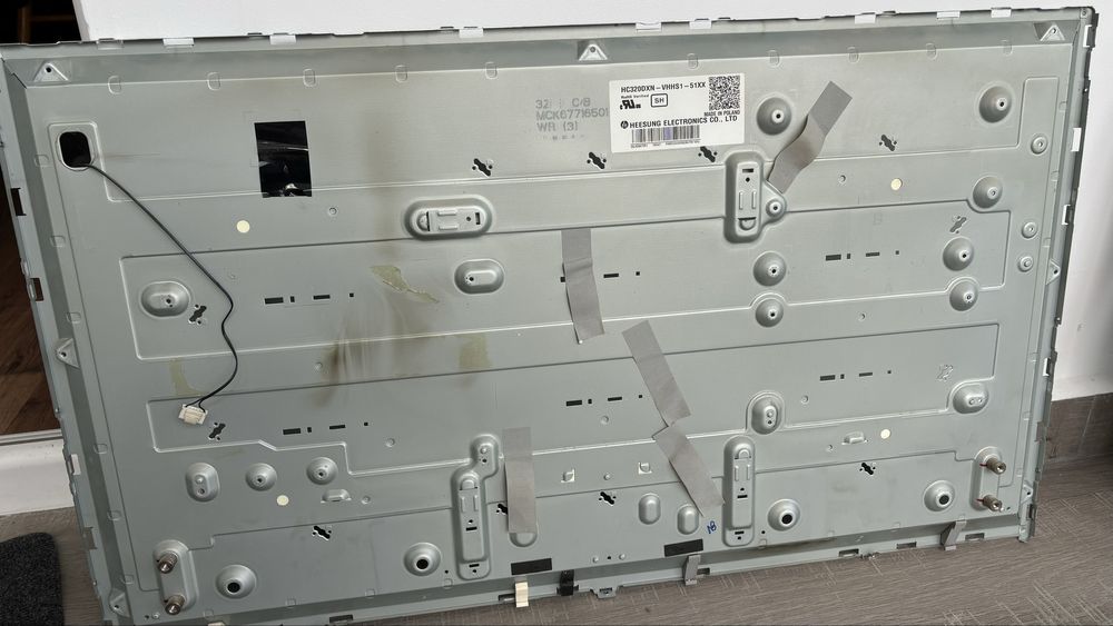 Части за телевизор LG 32LB561U