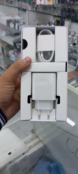 Xonor x7d yengi 1 yil garantiyasi bor