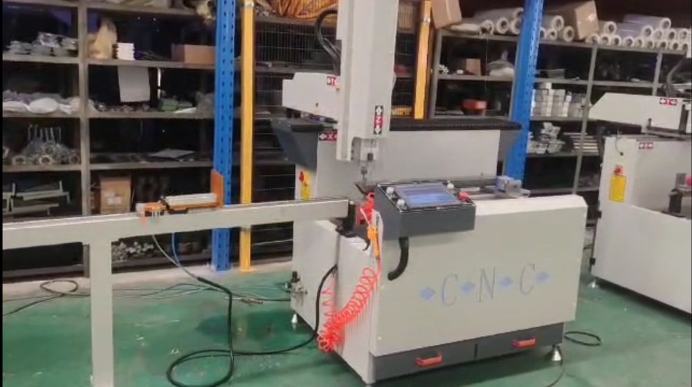 CNC фреза за всички видове цветни метали-алуминий, PVC, дърво, дограма