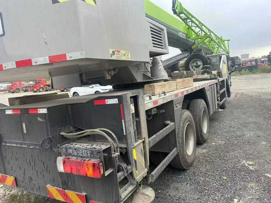 Автокран ZOOMLION 25т