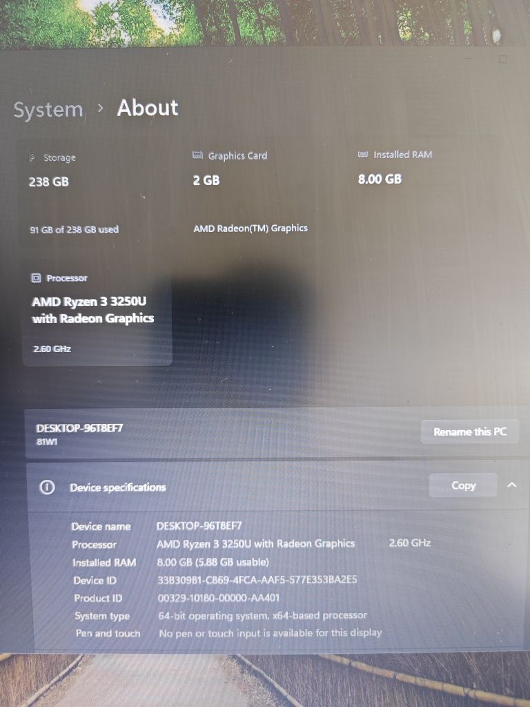 лаптоп Lenovo 8/256