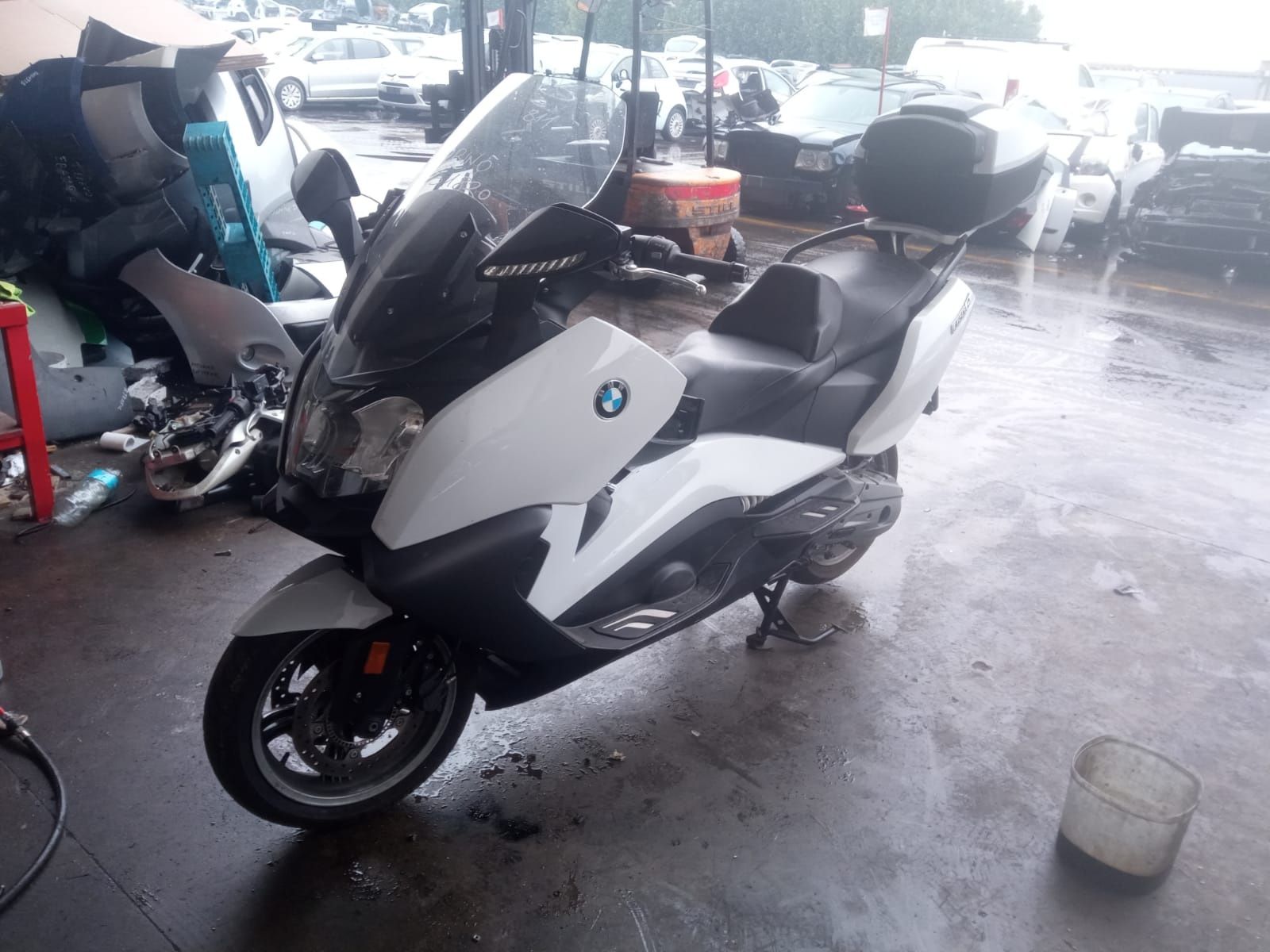 Мотоциклет (скутер)БМВ С 600(BMW C 600)-на части