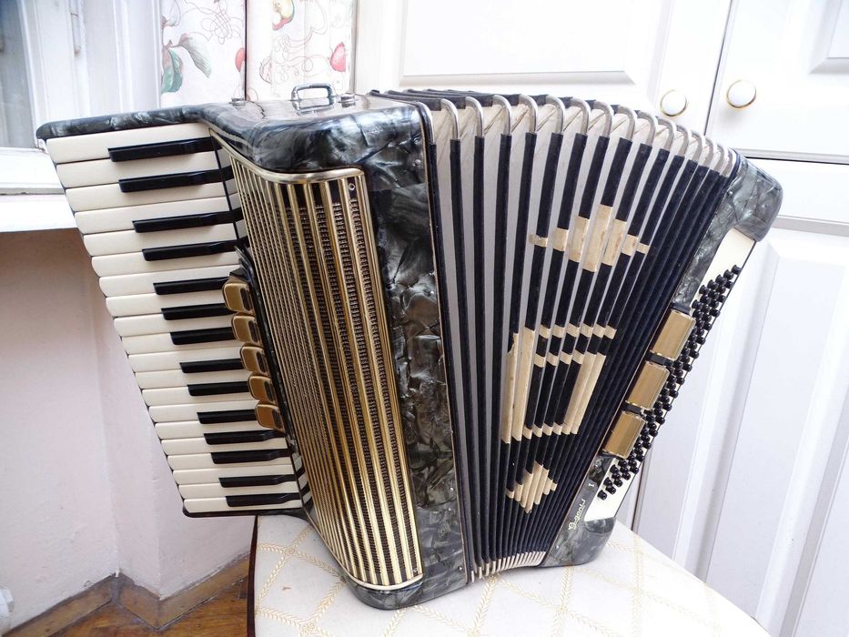 Акордеон "Weltmeister" – винтидж украса, декор - дом или заведение