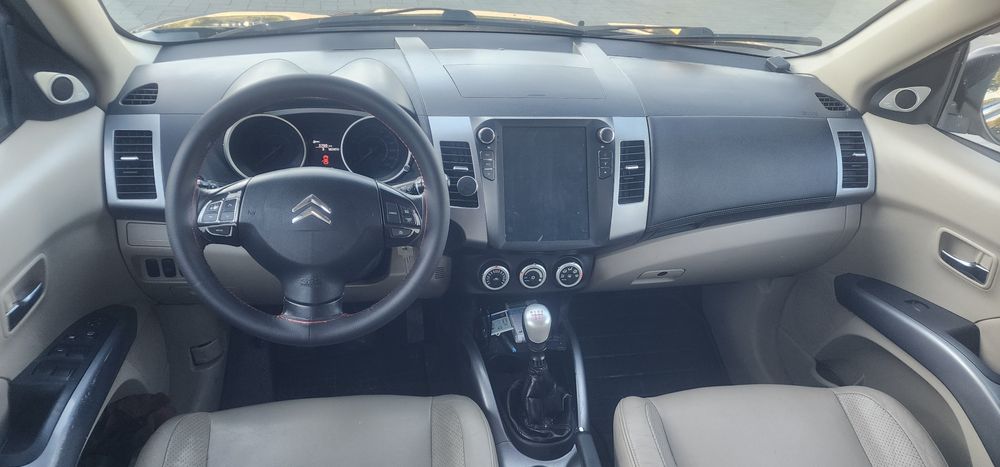Citroen C-Crosser 2.2 diesel 156 cp an 2008 7 locuri