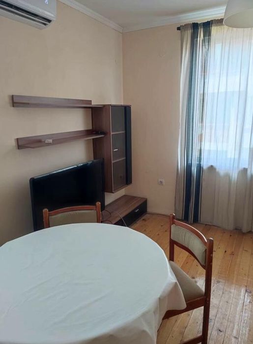 Тристаен апартамент под наем в кв. Каменица 2