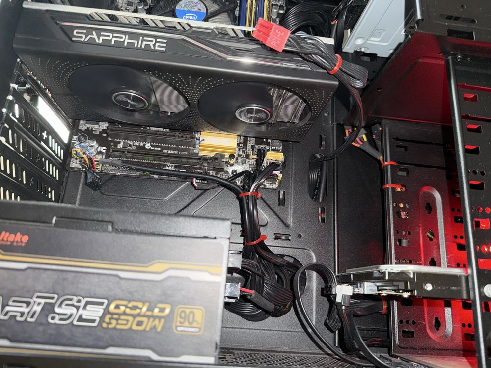 Pc intel i7 4790, 16gb ram, amd rx580 8gb, ssd 120gb, hdd 500gb