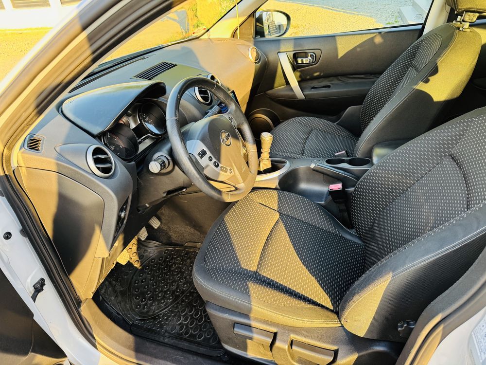 Nissan Qashqai 2.0 dci 150cp Navigatie