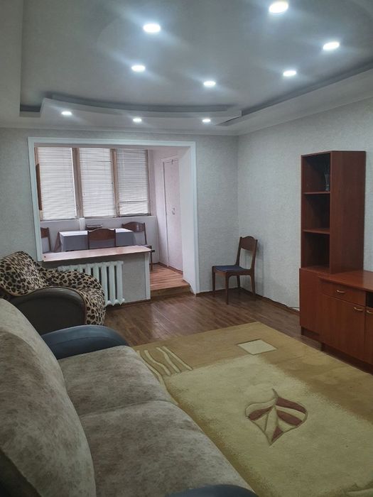 Чиланзар 6. 3х комнатная.  3й этаж. Кирпичный дом.есть арендатор