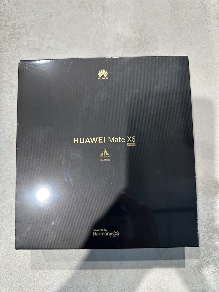 Продаетсая HUAWEI Mate x6