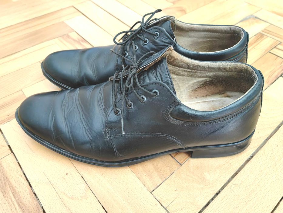 Мъжки елегантни обувки от естетсвена кожа