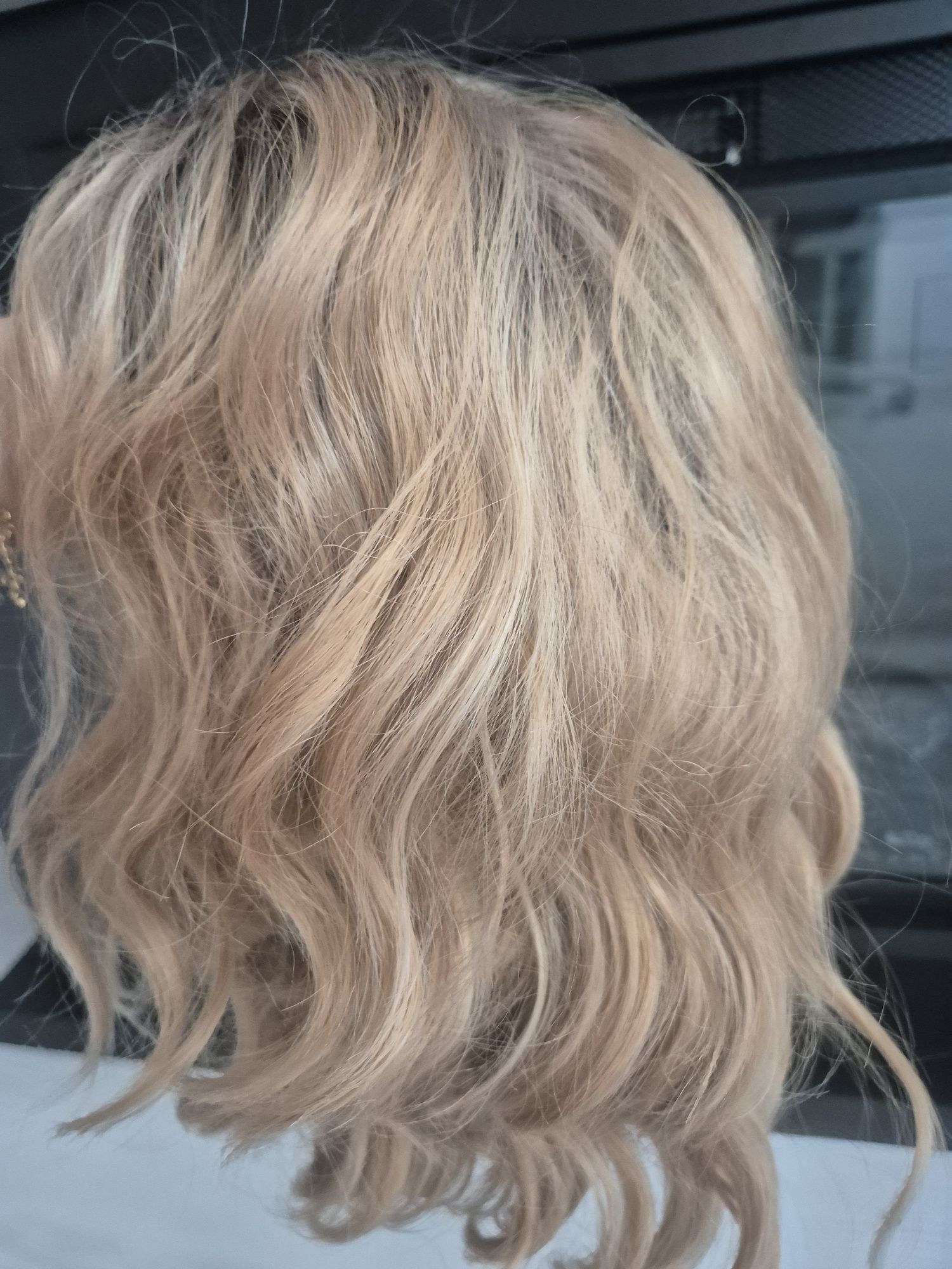 NOUA,Peruca blond natural, creata