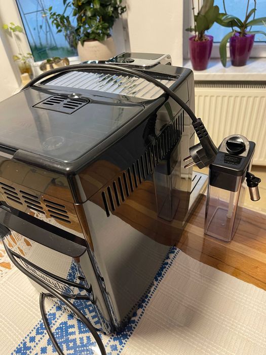 Espressor Automat Delonghi Dinamica ECAM 350.50.B 1450W 15bar Negru