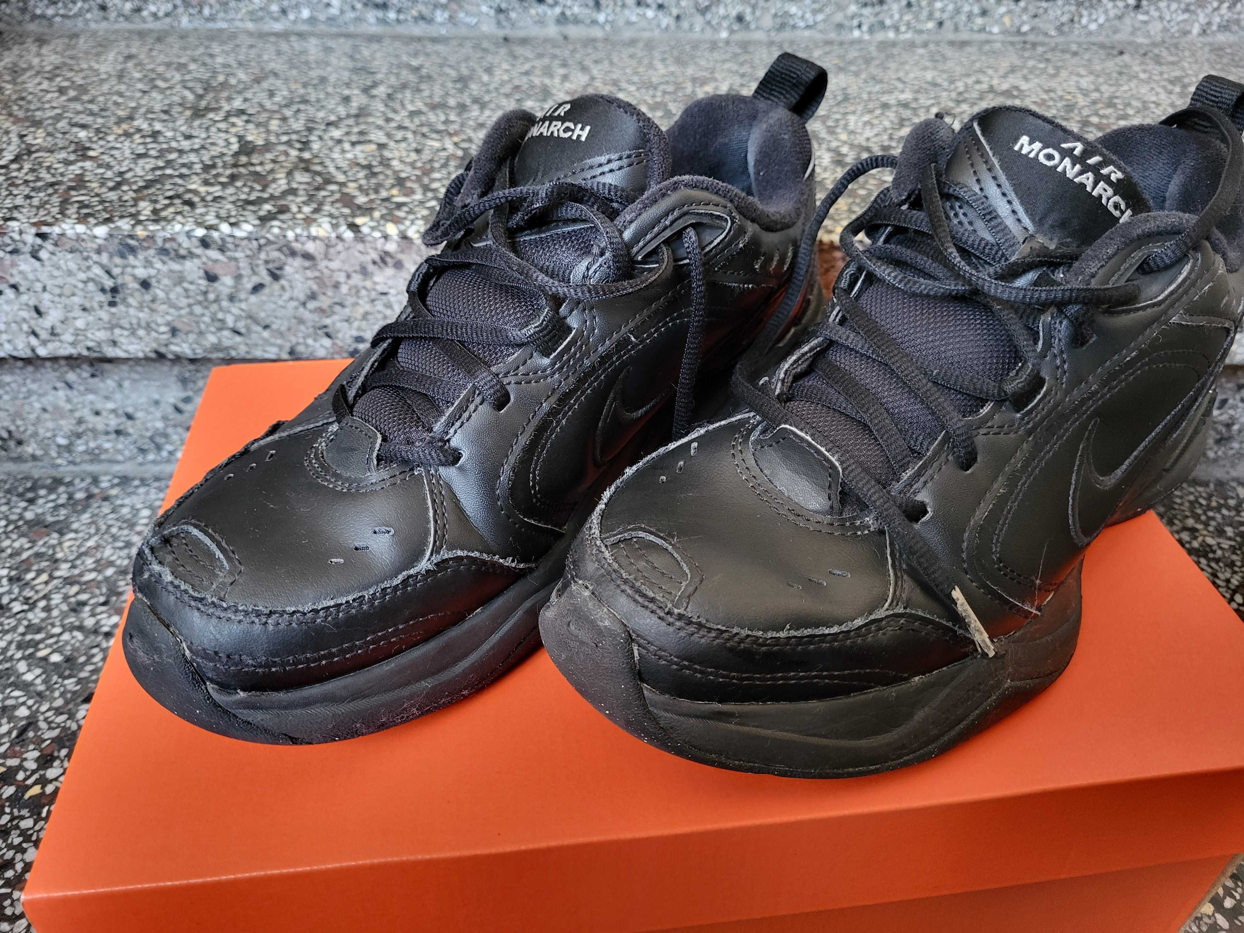 Маратонки мъжки Nike Air Monarch IV