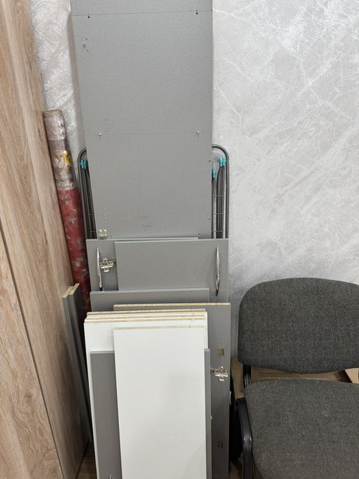 Продается шкаф в разробынном виде почти новый не куда ставить