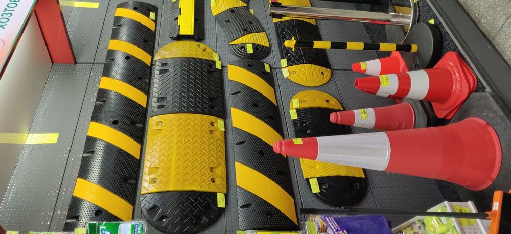 Лежачий полицейский, ИДН (искусственная дорожная неровность)