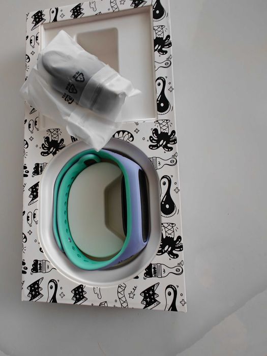 Смарт часовник OnePlus Band Steven Harrington Edition