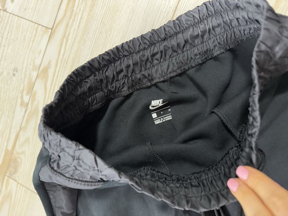 Пола Nike Tech Fleece