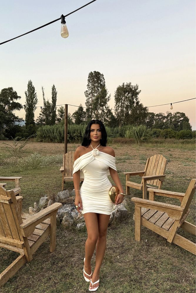 Рокля чисто нова