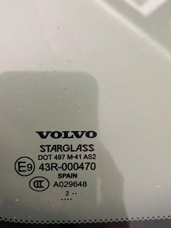 Geam Aripa Stanga Spate cu Crom Volvo XC60 31278973