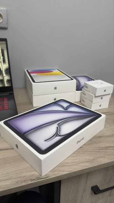Ipad 11 Air 11-inch , M3 , 128GB