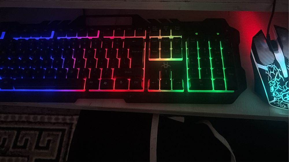 Tastatură și mouse
