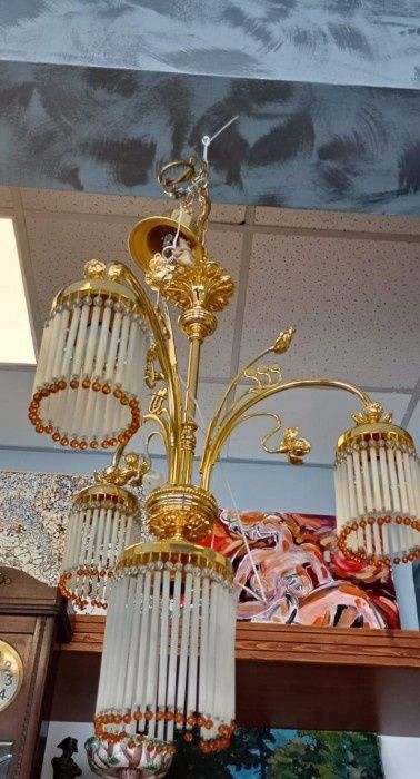 Candelabru  de dimensiuni mari cu elemente din sticla și bronz ,piesa