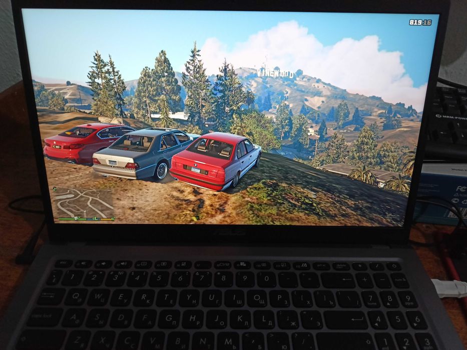 Ноутбук Asus, практически новый