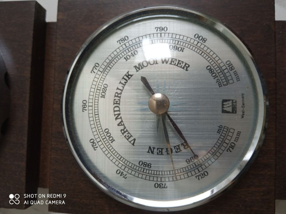 Немска  метеорологична  станция  барометър,,термометър.,влагомер.