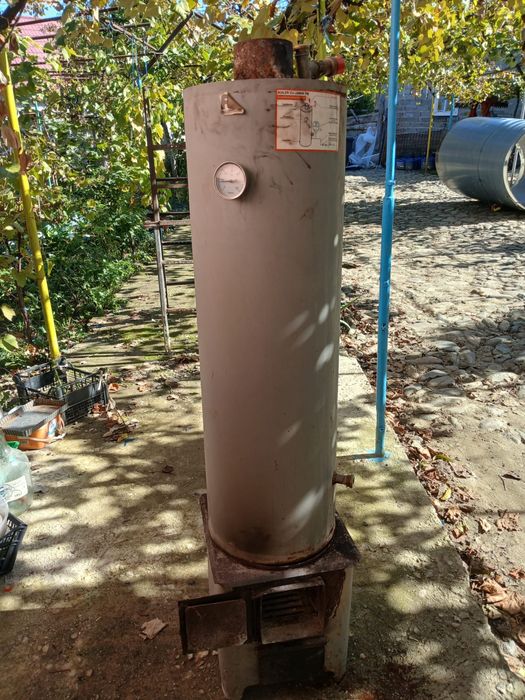 Vand boiler pe lemne