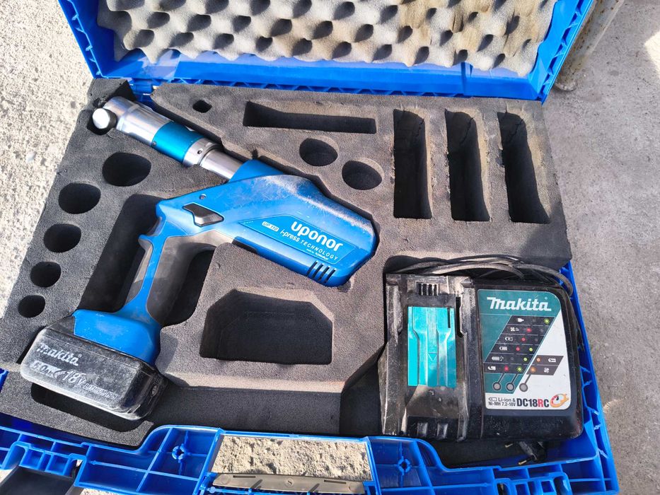 Presa sertizare Uponor