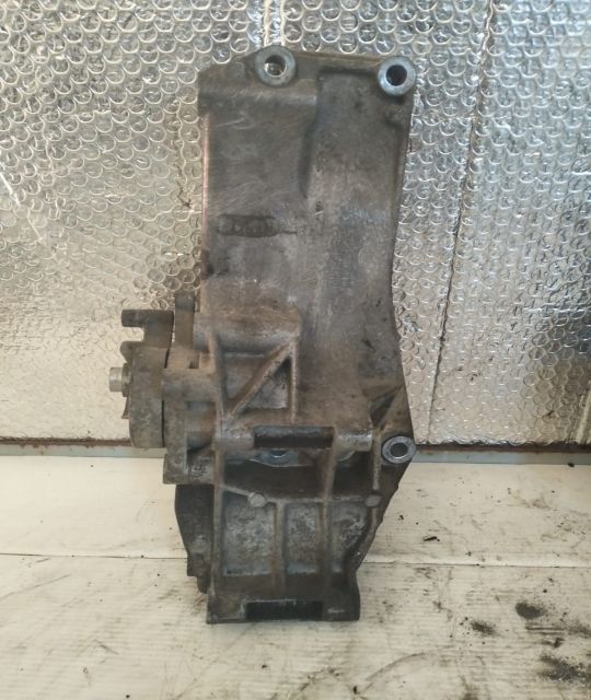 Suport motor accesorii 032145169H / AZD Volkswagen VW Golf a 4-a gene