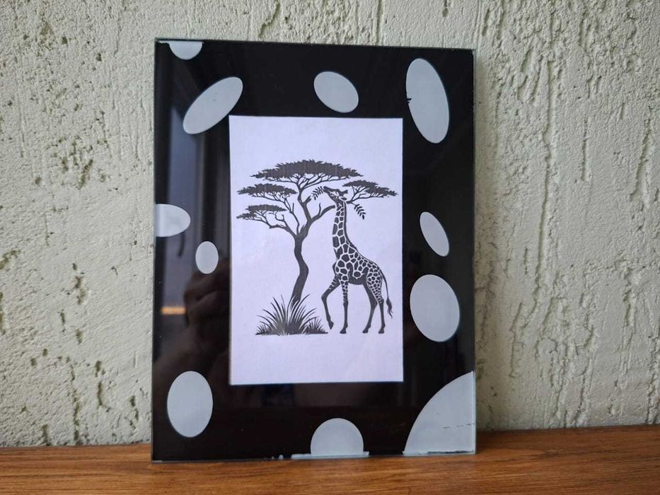 Чёрно-белая интерьерная рамочка с картинкой