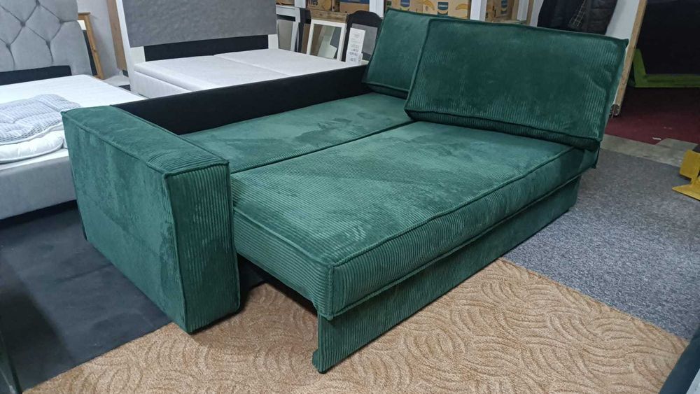 Vand canapea extensibila material plusat raiat verde smarald