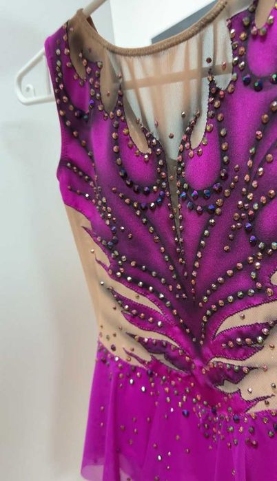 Трико ново за художествена гимнастика, танци, около 8-9 год