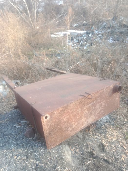 Продам бак металл 4ка