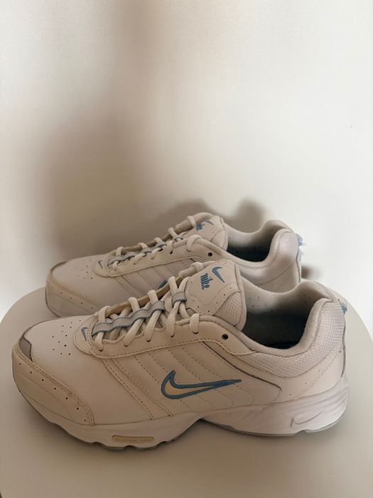 Дамски маратонки Nike