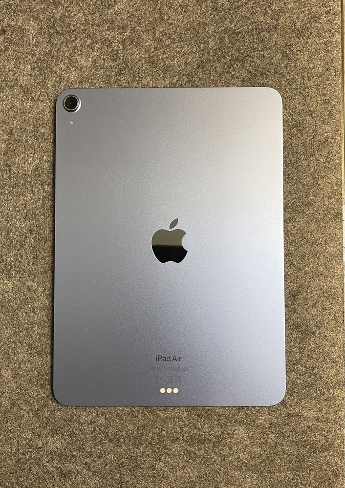 Планшет Apple iPad Air М1  Wi-Fi синий
