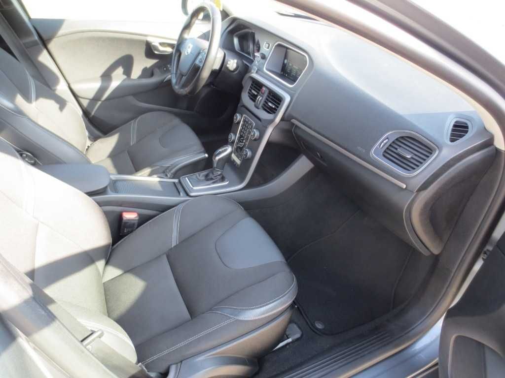 Volvo V40 2.0 D Автомат