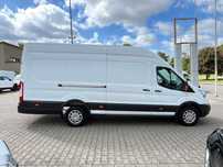 Бус под наем Ford Transit дълга база